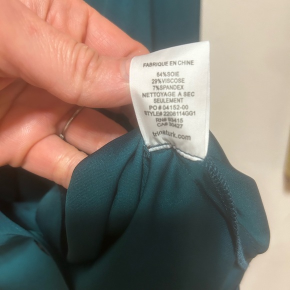 TRINA TURK Stretch Georgette Long Sleeve “Valin” Blouse in Emerald - NWOT - Picture 9 of 11